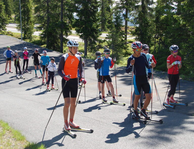Påmeldingen til SKIsports Sommerskiskole 2018 åpner 31 oktober kl. 09:00.