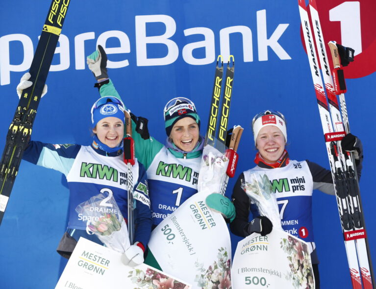 Johaug inn til nok et NM-gull, full av lovord om stortalentet Fossesholm på 3.-plass