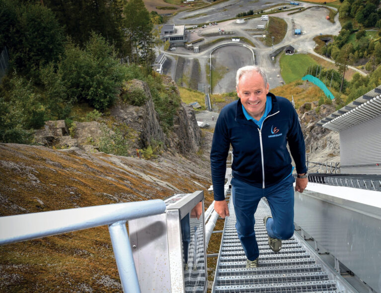 – Vil bygge  nye tribuner for å få publikum nærmere hopperne