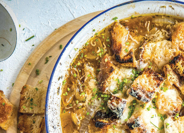 Fra løk-og brødrester til fransk løksuppe