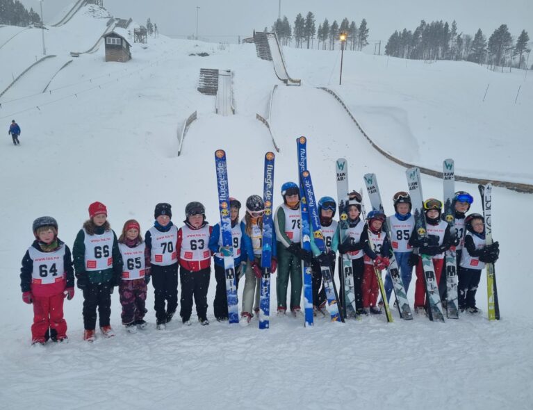 Bilder fra Kombilekene på Tolga