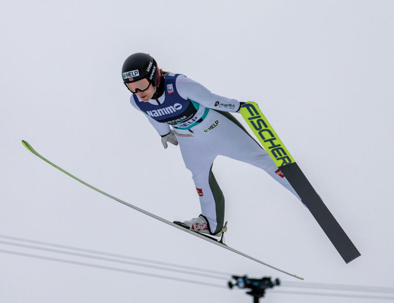 Anna Odine Strøm – Utfordrer seg selv i og utenfor bakken