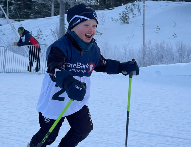 Torjus (5) fra Krøderen med ekte skiglede i stafett-KM for Buskerud