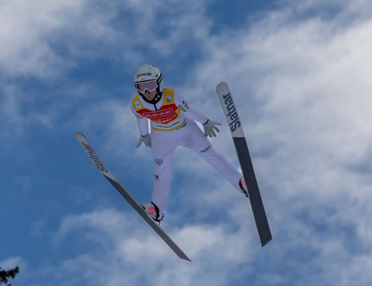 Fire norske jenter blant de fem beste i toppen av listen over verdens lengste hopp