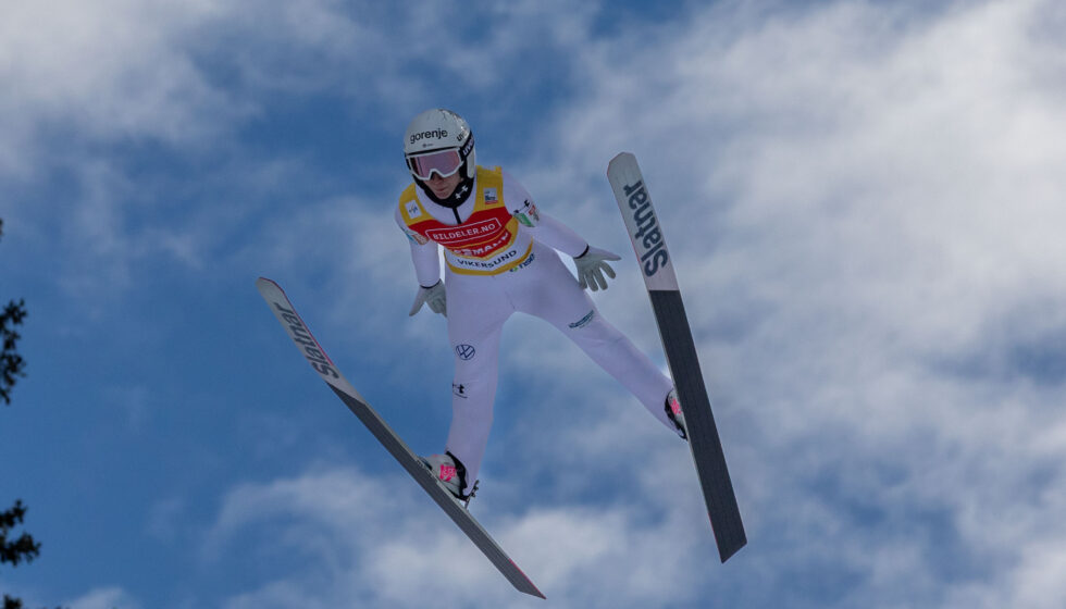 Fire norske jenter blant de fem beste i toppen av listen over verdens lengste hopp