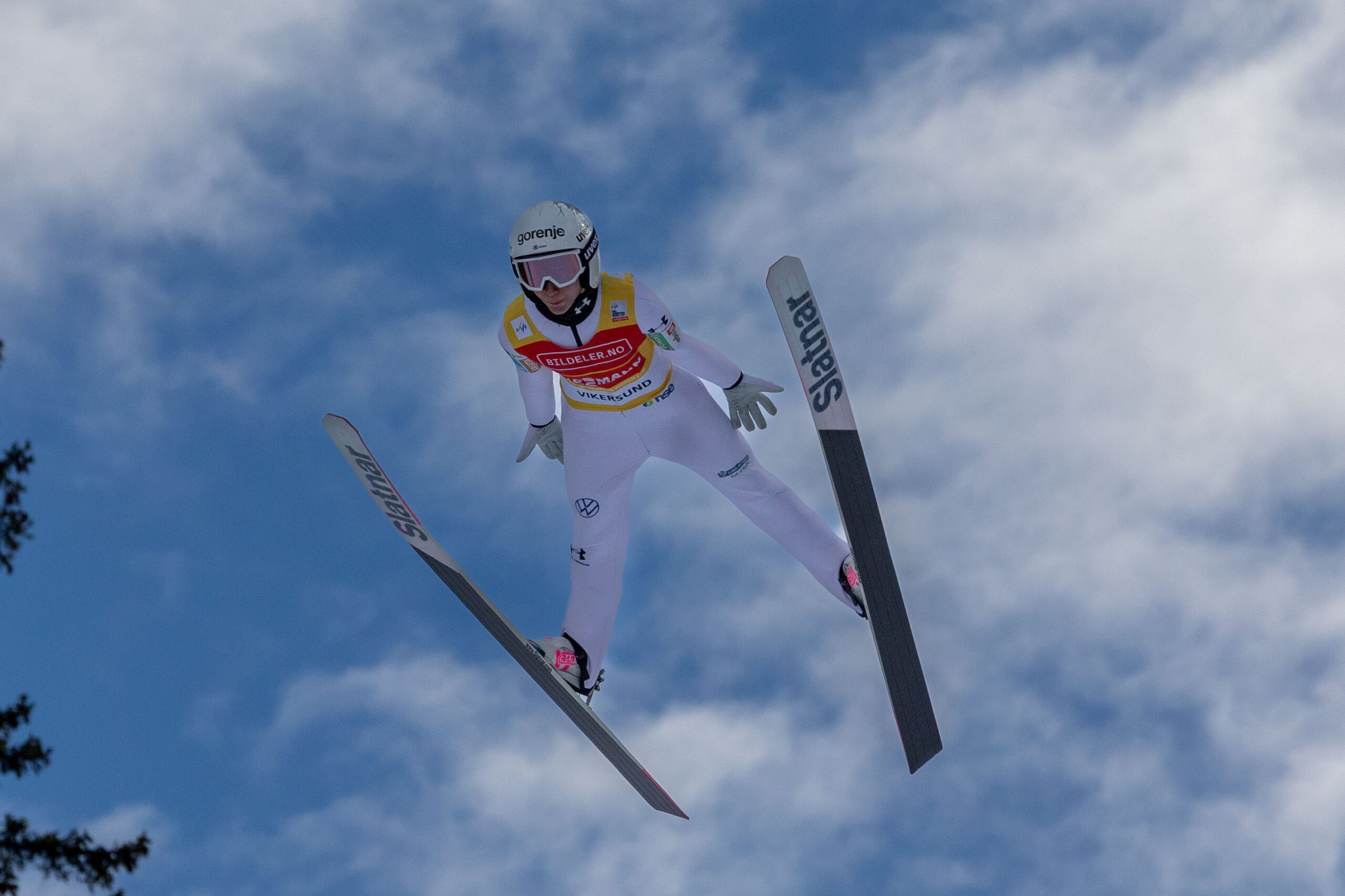 Fire norske jenter blant de fem beste i toppen av listen over verdens lengste hopp