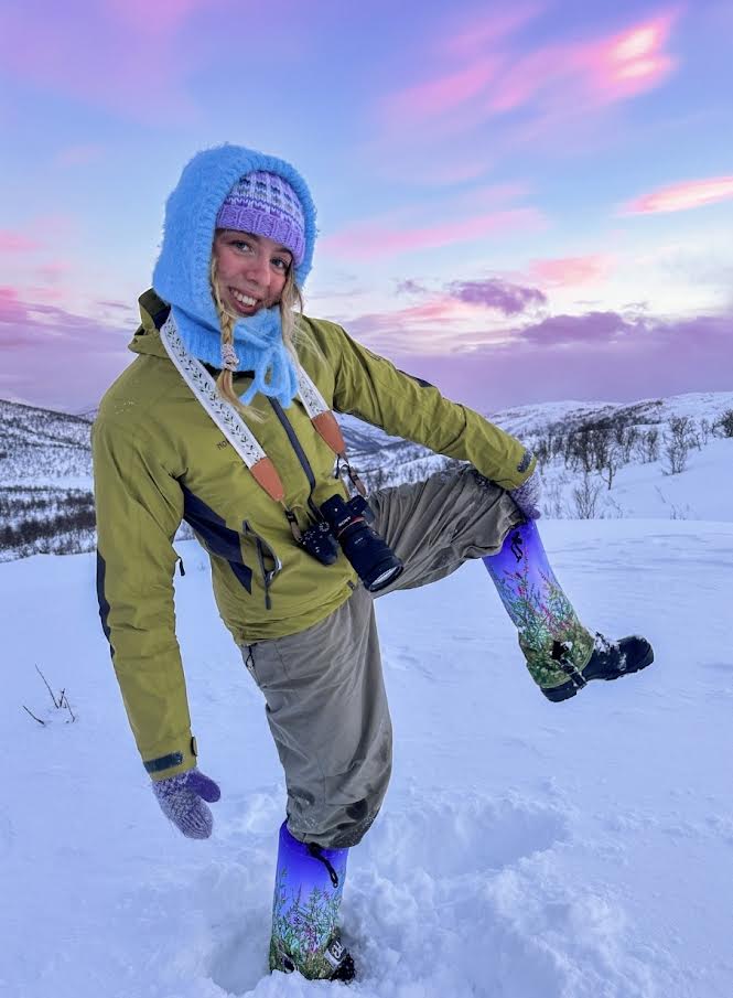 Maja (23) har designet sine egne gamasjer. Samarbeider med kinesere om produksjonen